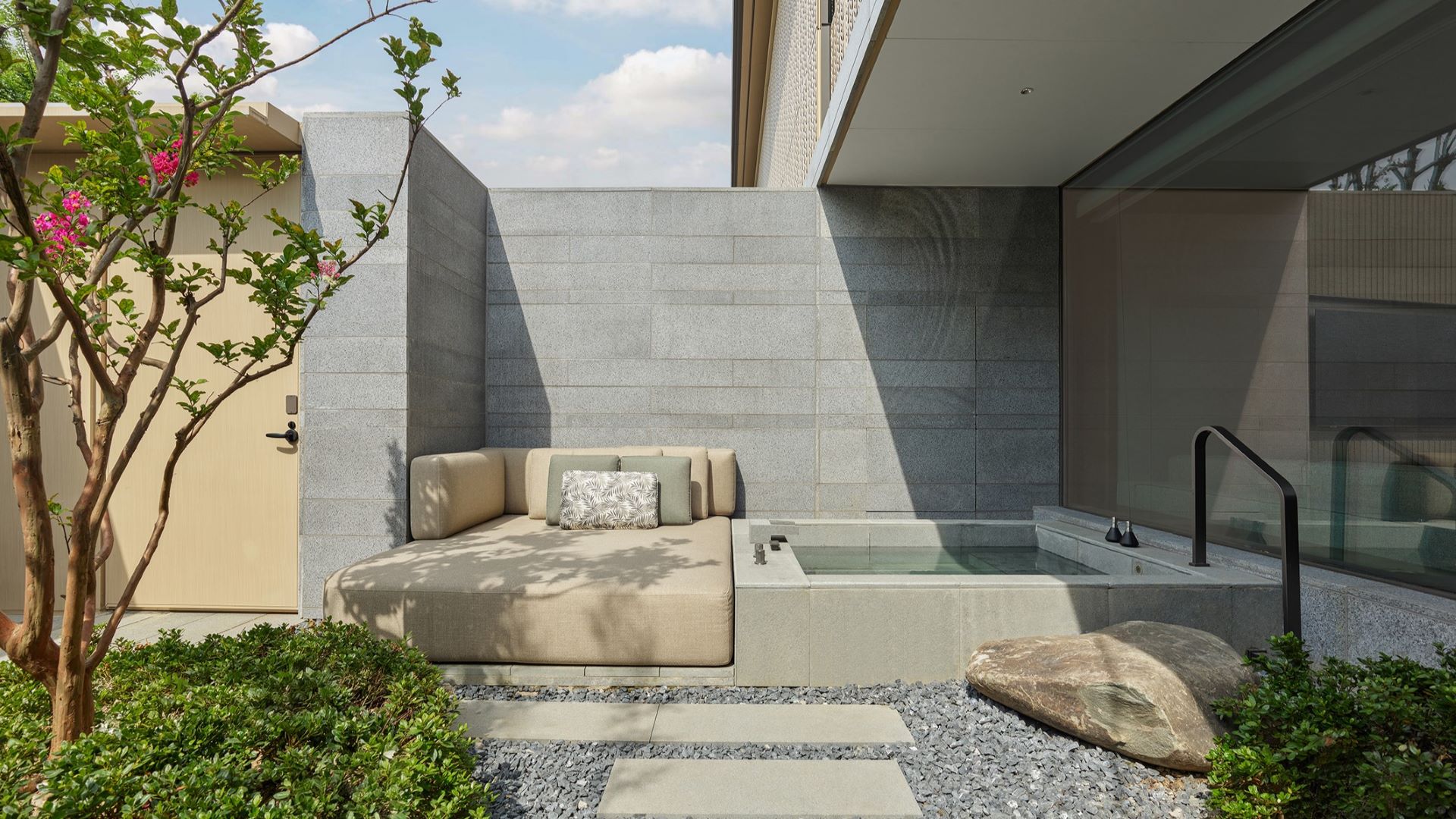 庭院泡池_日Courtyard Pool (1)